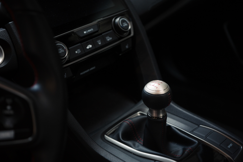Illustration for article titled The 2017 Honda Civic Si Is A Love Letter To The Manual Transmission